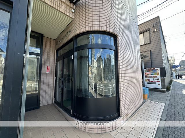 ドミールイーストの玄関写真