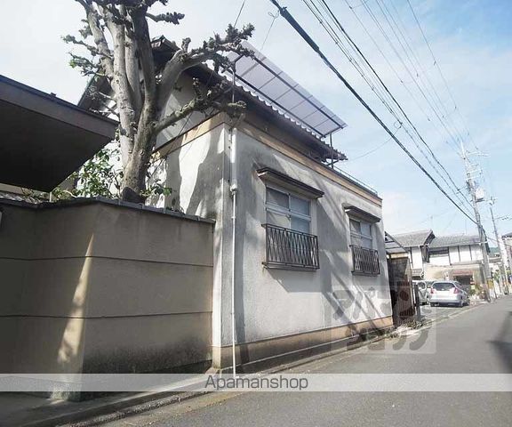 荒神口貸家の外観写真