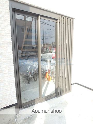 コローレプレミア曙の玄関写真
