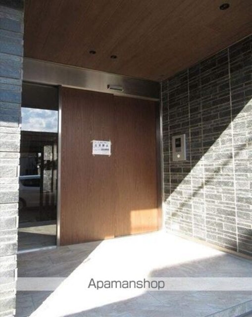 和歌山県和歌山市柳丁[2LDK/70.55m2]のエントランス