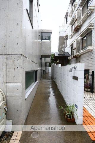 ナイン目白の外観写真