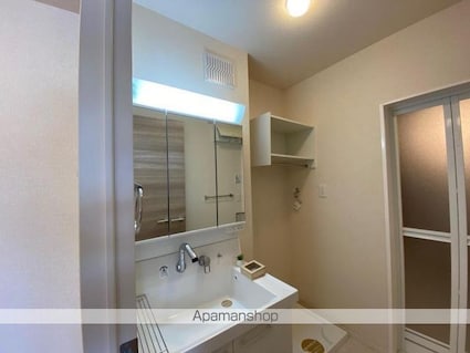 ユニヴェール　Ｂ棟[1LDK/37.78m2]の洗面所