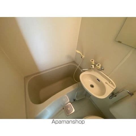 CROWN M&Kの内装写真