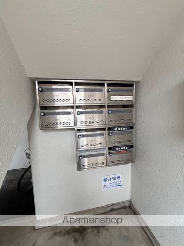 ヨシタカハイツの玄関写真