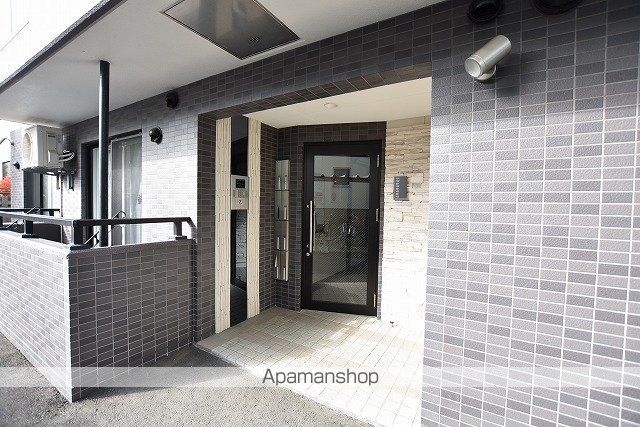 システムコート旭ヶ丘の玄関写真