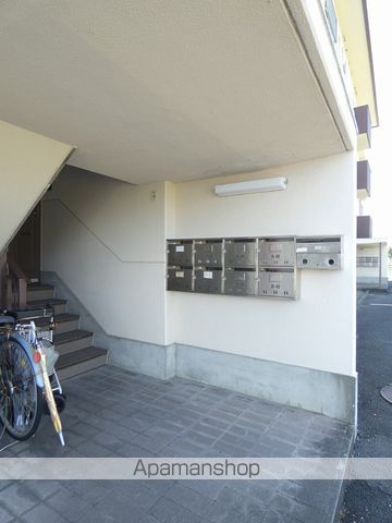 芳川マンションの外観写真