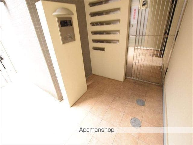 リバティ町田Aの玄関写真