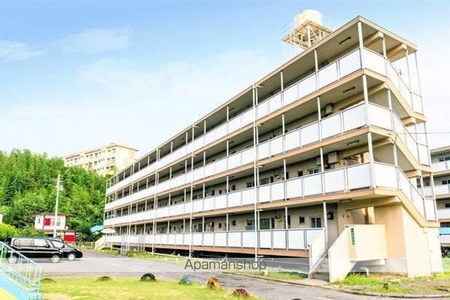 ビレッジハウス則松1号棟の玄関写真