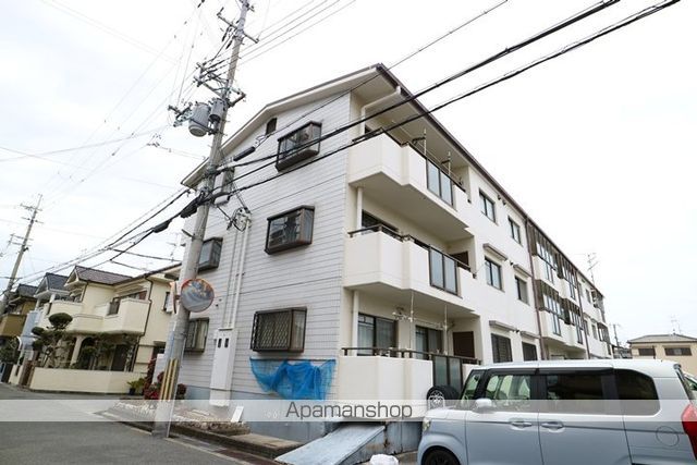 小林マンションの外観写真