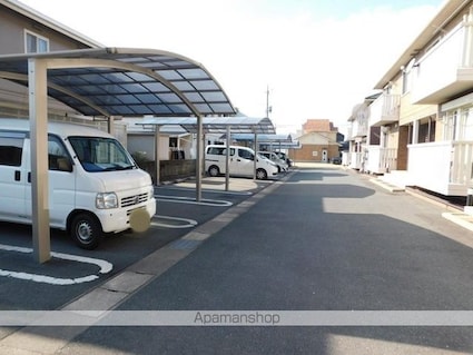 ラルジュ　福岡屋　Ｂ棟[2DK/51.69m2]の駐車場