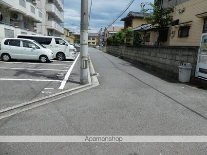 ベルメゾン古川Ⅱ[1K/27m2]の駐車場
