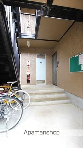 ランドウィン 六番館の玄関写真