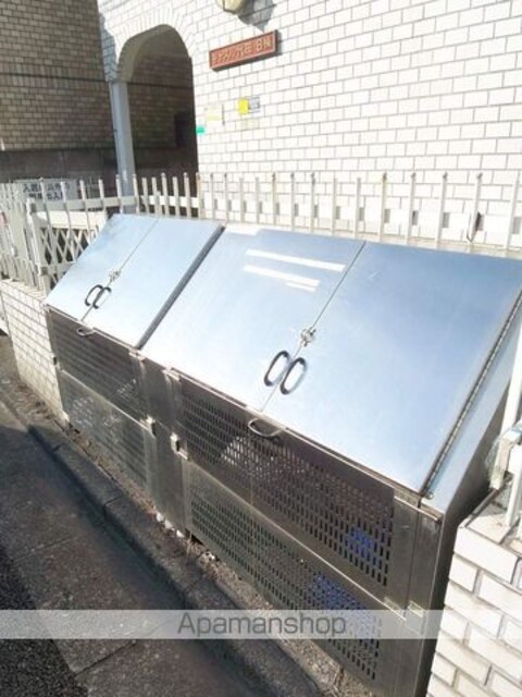 東京都世田谷区代田３丁目[1K/18m2]のエントランス6