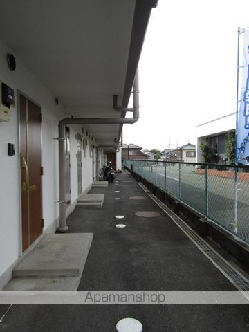 サンクレウェンズの玄関写真