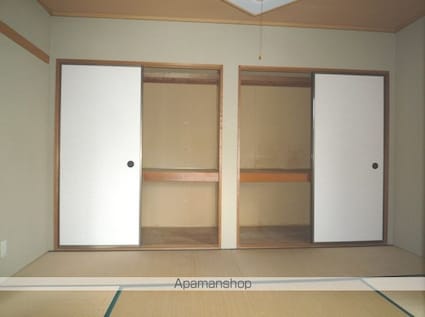 メゾン・ド・アルテミシアＣ棟[3DK/60.33m2]の収納1