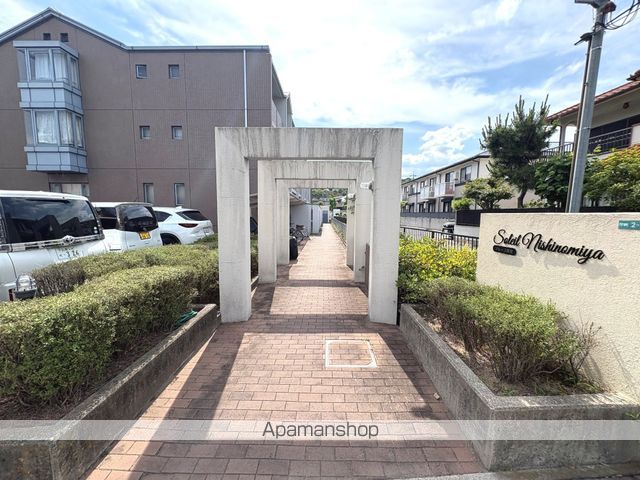 ソレーユ西宮の玄関写真
