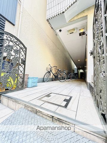 カルム大宮の玄関写真