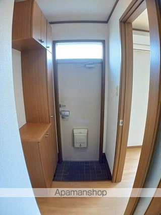 エストロジュマン[2DK/46.38m2]の玄関