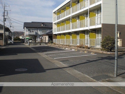 レオパレスアサクラⅢ[1K/23.18m2]の駐車場2