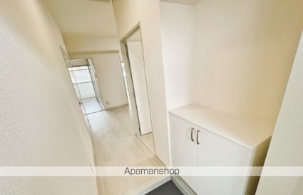 スカイビル萱町[2LDK/52.9m2]の玄関