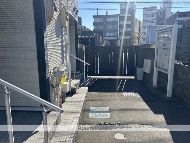 レオネクストウィステリア関町の玄関写真