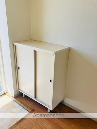 メイゾンベルサ　Ｃ棟[1DK/23.59m2]の玄関