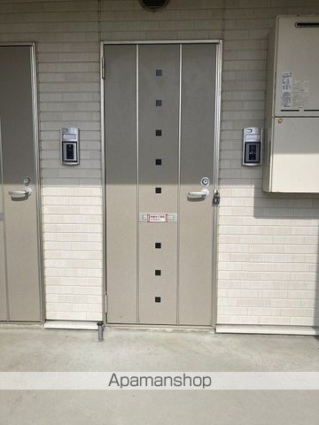 グランシャレー春日の玄関写真