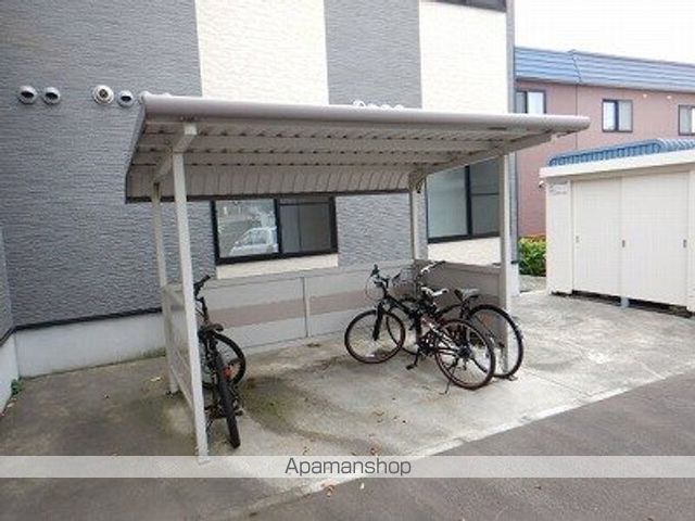 レオパレスKAZUの玄関写真