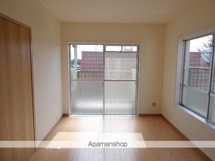 ソリッドリバーサイド松本[2LDK/58.87m2]のリビング・居間3