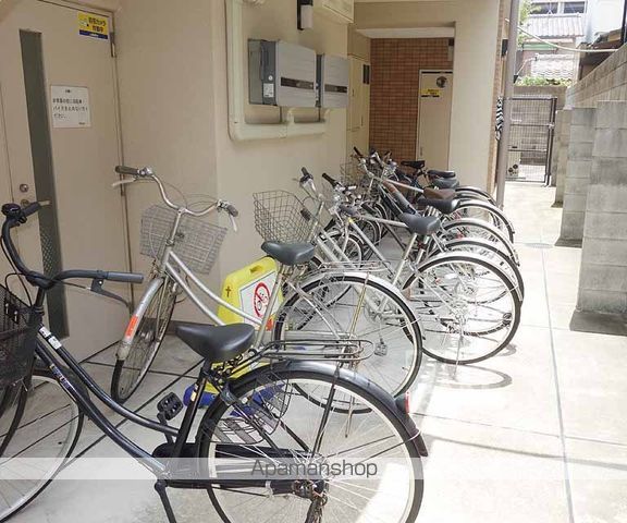 南区吉祥院定成町マンションの外観写真