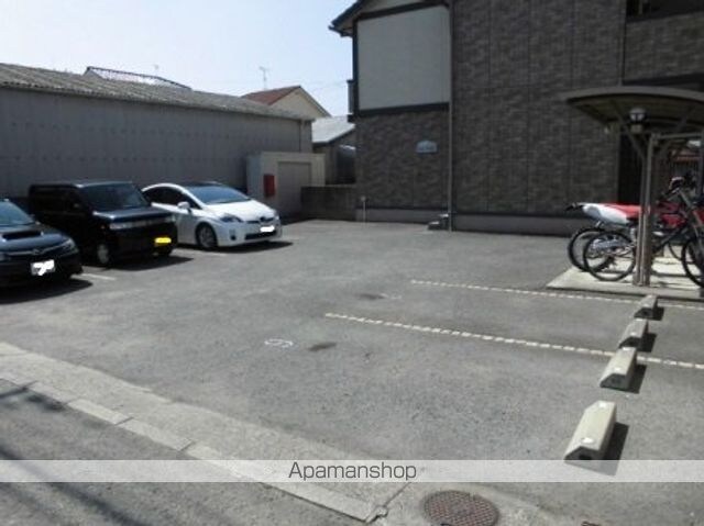 和歌山県和歌山市島崎町３丁目[1K/26.71m2]の駐車場2