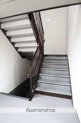 東京都国立市西２丁目[2LDK/62.79m2]の共用部2