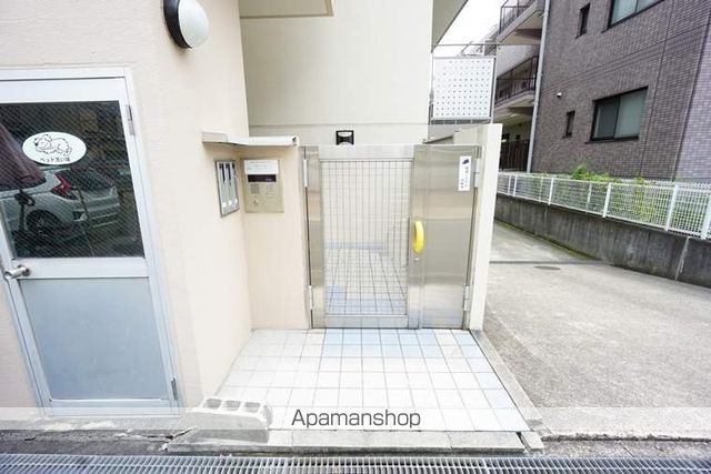 コンプリーションIの玄関写真