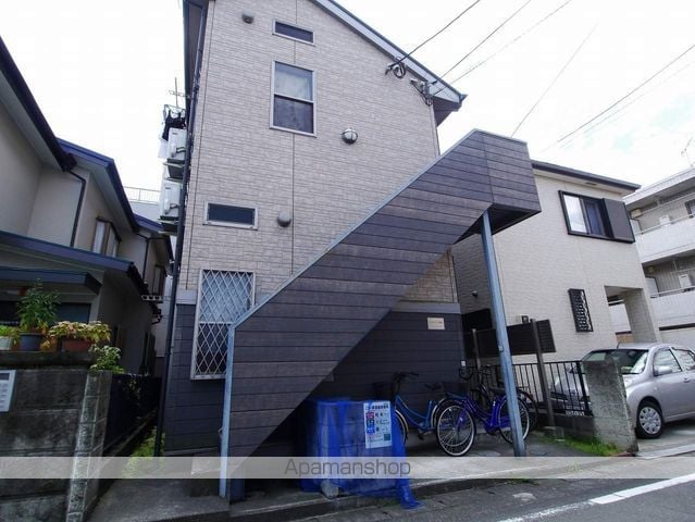 セシルコート橋本の玄関写真