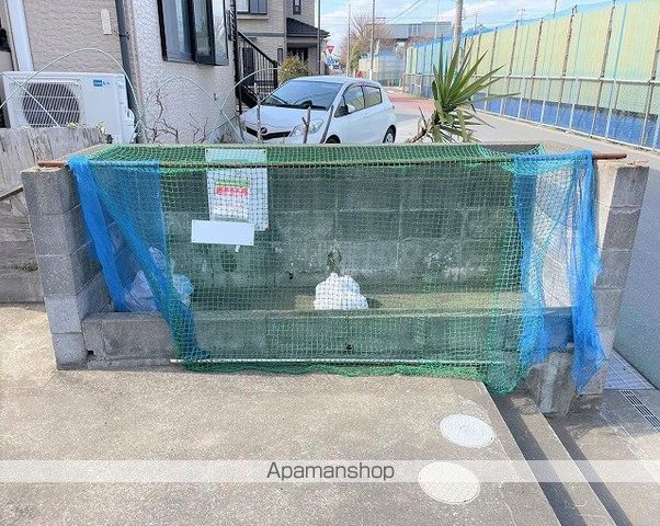 レオパレスシャルマンの玄関写真