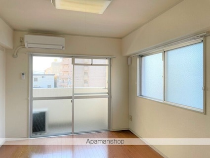 レオパレスエステート千舟[2K/32.4m2]のリビング・居間