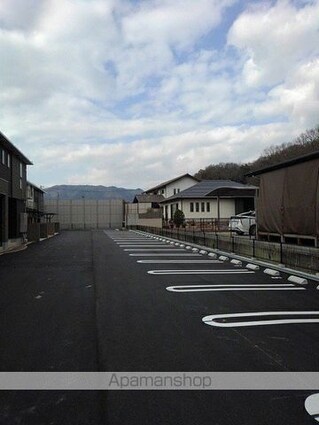 エレガンテ　Ⅰ[1LDK/45.84m2]の駐車場2