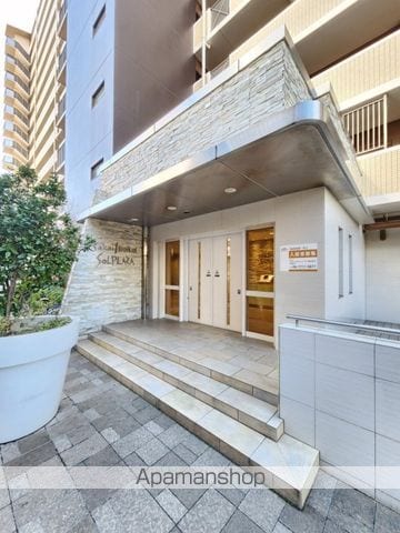 ソルプラーサ堺の玄関写真