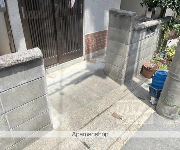 松尾東ノ口町テラスハウスの玄関写真