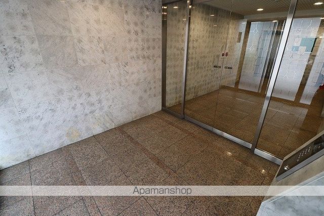 ダイアパレス比治山パークサイドの玄関写真