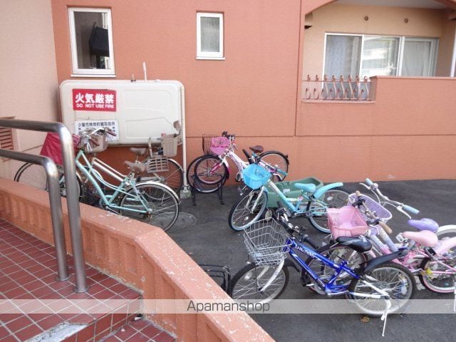 ディアプラザ伏見の玄関写真