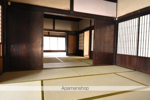 安芸高田市 2階建 築46年の内装写真