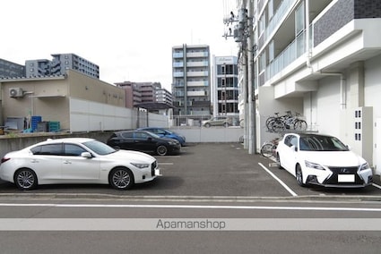 １０８二十人町[1LDK/43.47m2]の駐車場1