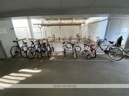 ダイアパレス皆実町[1R/18.09m2]の駐車場
