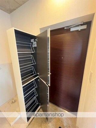 レガリア蓮根[1R/19.24m2]の玄関