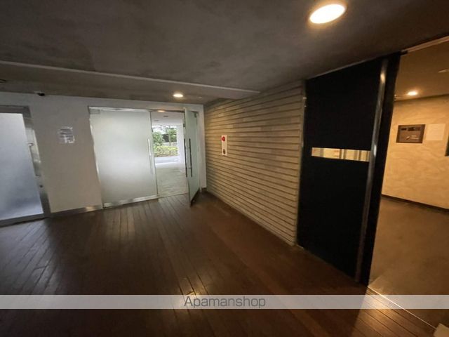 プライムアーバン三軒茶屋の玄関写真