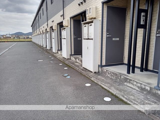 レオパレスラフィーネの玄関写真