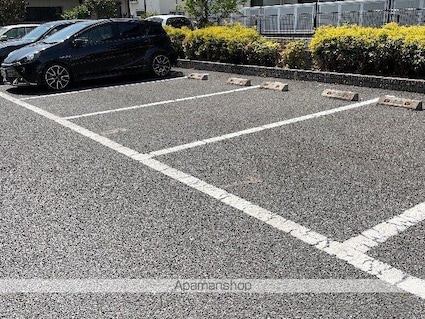 レオパレスカモミールＡ[1K/19.87m2]の駐車場