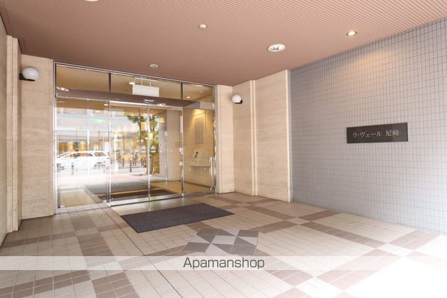 ラヴェール尼崎の玄関写真