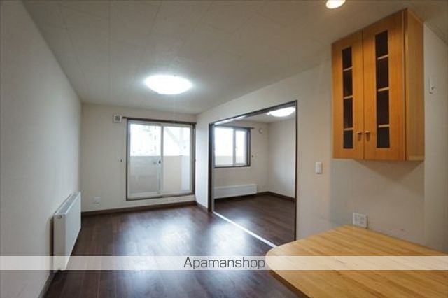 帯広市 3階建 築20年の内装写真